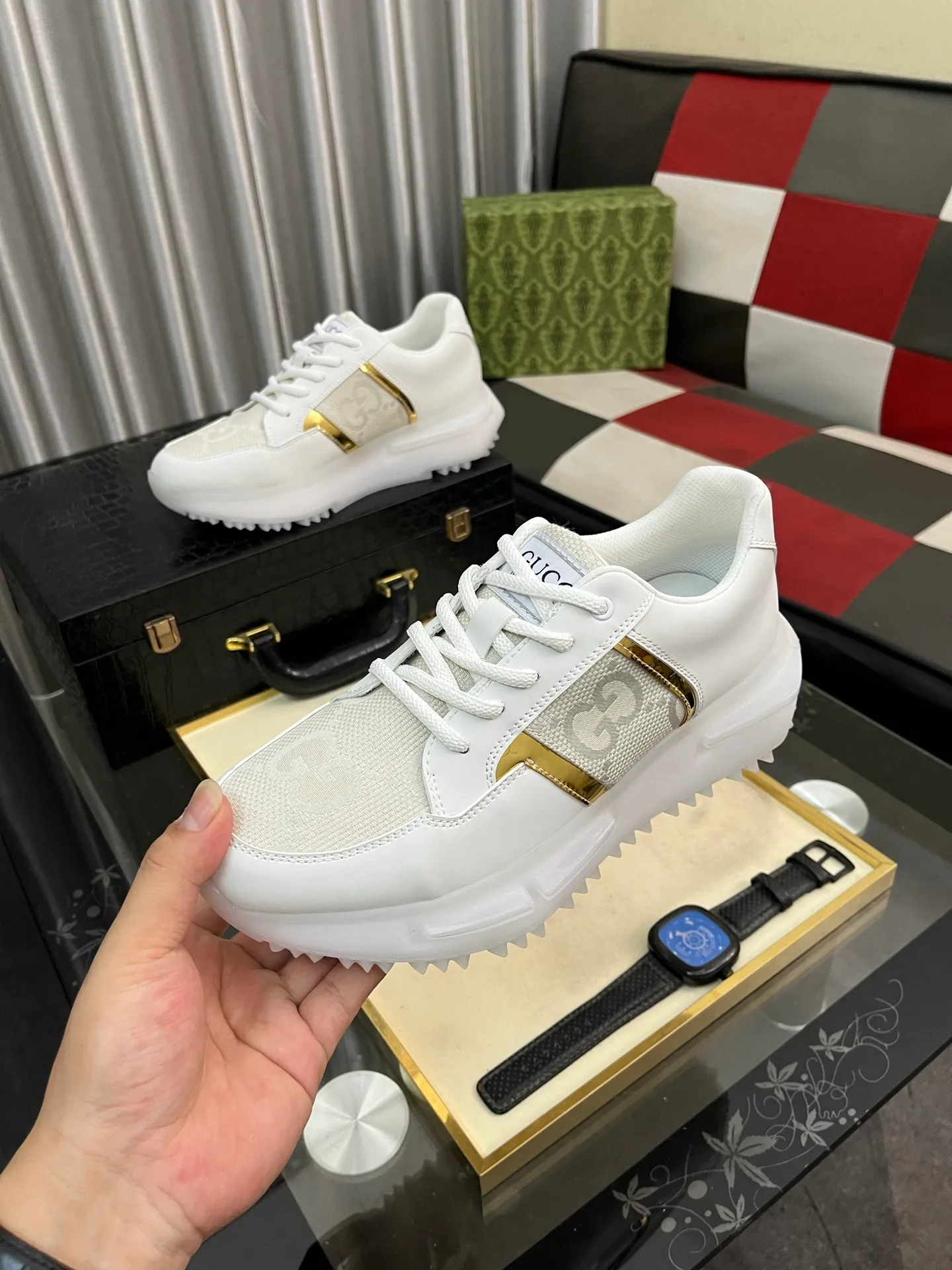 Men's Men's Shoes 💰458⌚️⌚️【GUCCI】Gucci men's latest white shoe series casual shoes! The official website is built 1:1. Upper: Made of imported cowhide, with electric embroidery ➕Inner lining: Made of high-quality first-layer pigskin, soft and comfortable. Picky material selection and exquisite workmanship give you the best enjoyment. Size: 38-44 yards, 4️⃣ colors available.